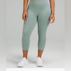 Lululemon Invigorate High-Rise Crop Legging 23”